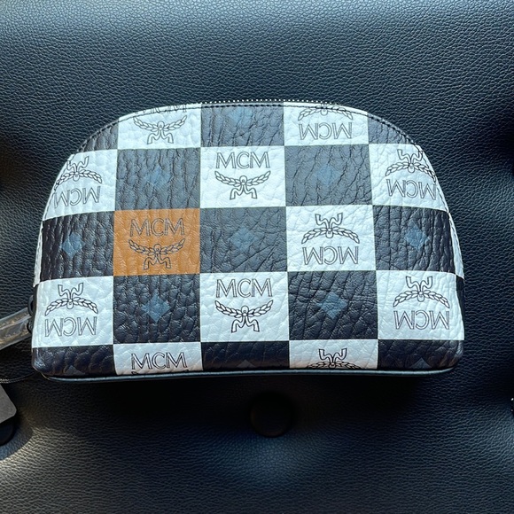 MCM NWT MENS AREN CHECKERBOARD VISETOS MONOGRAM MED COSMETIC BAG, NAPPA LEATHER - Picture 6 of 10